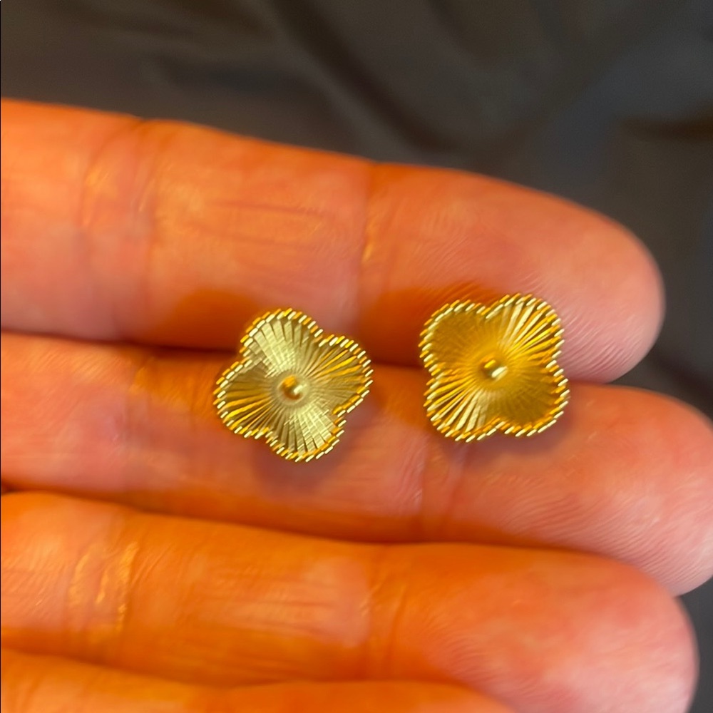 Elegant Gold Flower Stud Earrings